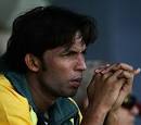 ... Pakistani cricketer Muhammad Asif's hands. Asif was about to make his ... - images?q=tbn:ANd9GcS_AdvQUIYbGjlbYoKx7eysaswlNlgFwkFsOszAXnG3ALLvQIoVZNpxC6X6