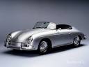 voiture dans un champ