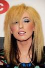 Katie White of The Ting Tings arrives for the 2008 MTV Europe Music Awards ... - Katie White Makeup Smoky Eyes DglR4Ia5uSUl