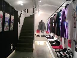 Part Of Space Clothing Store Interior Design Utilizes The Hall ...