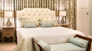 Romantic Bedroom Decoration And Design For Couple With ...