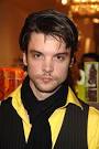 Andrew Lee Potts-2 - images?q=tbn:ANd9GcSjFkZ76hepeDb1_gZDBBSZSxPwFad90-2I0NmeA7JlOYnjVKoJYMRUwnld
