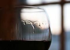 PEQUENOS GOLES: AS L&Aacute;GRIMAS DO VINHO. | Enodeco