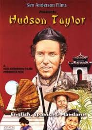 Hudson Taylor
Hudson Taylor y China son sinónimos para quien decida estudiar los primeros años de las misiones cristianas en el gigante asiático. Millones de cristianos conversos le deben su fe a cristianos como Hudson Taylor, quien fue el pionero de las misiones en el interior de China. Esta película narra desde la llegada de Hudson a Shangai hasta la muerte de su joven esposa, María. Muestra la vida de un cristiano que crece en la fe debido a sus experiencias y las verdades de la Palabra de Dios.