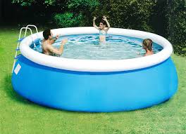 Piscine gonfiabili in giardino