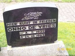 Grab von Onno Vries, de (03.07.1939-24.10.1963), Friedhof St ... - gw047