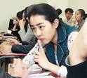 문근영, 강의실에서 이어폰 꽂고
