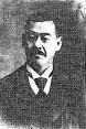 井手與尾辻口中的這位松崎，正是