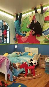 Di Kamar Anak Anak, Musium Terbalik, Penang - Picture of Upside ...
