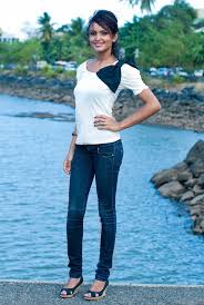 Photos : Miss France 2012 : découvrez Miss Mayotte, Aisha Ahmed ! - Photos-decouvrez-Miss-Mayotte-Aisha-Ahmed_portrait_w674