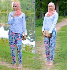 Tips Padu Padan Busana Floral Printed dan Hijab Untuk Tampil Fresh ...