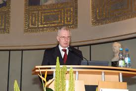 Prof. Dr. Christoph Levin (Dekan der Evangelisch-Theologischen ... - 07_l