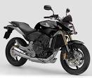 Honda Hornet nera, cattiveria