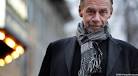 Breaking: New York Times Media Columnist DAVID CARR Has Died.