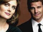 looks Booth gives Brennan.