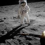 File:Aldrin Apollo 11 original.jpg - Wikimedia Commons