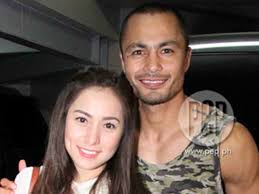 Ayon sa impormasyong nakalap ng PEP, si Derek daw ang bumigay sa relasyon nila ni Cristine. Wala pang isang buwan ang itinagal ... - 2013_10_01_14_47_12