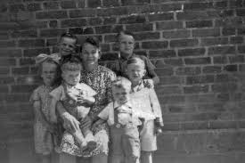 050-0064 Frau Therese Rosenwald mit ihren Kindern Edith, Heinz ...