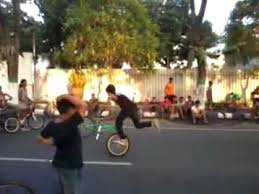 Atraksi Sepeda BMX JOMBANG.mp4 - YouTube