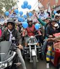 Gul Panag takes the bullet-way to campaign for AAP : India Today