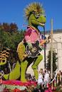 Pasadena Rose Bowl : Watching the Tournament of Roses Parade.