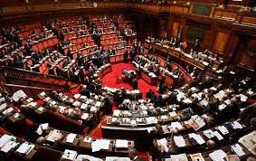 Chi vive a spese degli altri è un parassita Chi vive a spese degli altri