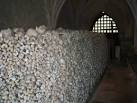Northants) and contains 2000 human skulls, 8000 thighbones, - via Daymix