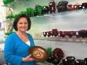 Antiques collect
or puts her tr ...