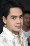http://www.celebrityring.info/images/pictures/John-Lloyd-Cruz-5.jpg