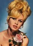 Sommaire des photos de Brigitte Bardot - images?q=tbn:ANd9GcTCgbmzVF5IDEdKUHyHR965s26OnI5uRWyO7PdQyyhxQ93P-y3brnbM4Ag