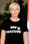 http://2.bp.blogspot.com/__mYMI8-rebI/TR33c8okgJI/AAAAAAAAARw/bX979pwbncU/s1600/annie_lennox.jpg