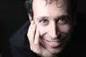 Israel Golani is naast musicoloog ook theorbespeler,