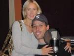 Tony-Robbins-with-wife.jpg