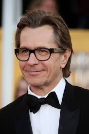 Horn-rimmed glasses