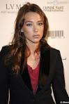 LAURA SMET – Photos Nathalie Baye