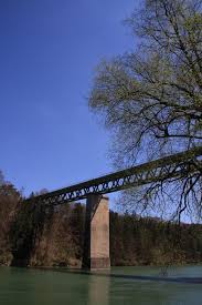 Eisenbahnbrücke bei Königswart von Manfred Schmidl - Eisenbahnbruecke-bei-Koenigswart-a20607944