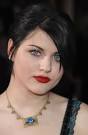 http://www.evilbeetgossip.com/wp-content/uploads/2008/12/frances_bean_cobain.jpg