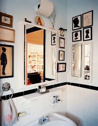 How To Spice Up Your Bathroom Décor With Framed Wall Art