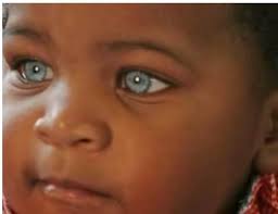 طفل افريقي يمتلك اجمل عيون في الكون..سبحان الله images?q=tbn:ANd9GcTHHluxOAcrmRSiKTQIxTfcqjEFtUDgjoaBMxRaFCCpadojuLGNzkJgQDHYhA