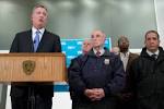 NYPD officers turn their backs to Mayor Bill de Blasio after cop.