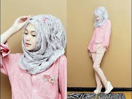 Iinspirasi Busana Style Hijab Trendy bercelana ala Siti Juwariyah ...