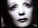Cerdan Piaf was scheduled to sing at a large venue and she did so.