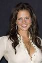 Sara Evans with wide button