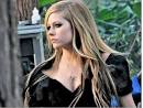 http://www.cosplayisland.co.uk/files/costumes/1915/31126/avril_lavigne_alice%2520front.jpg