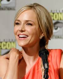 Datei:Julie Benz.jpg