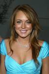 LINDSAY LOHAN Got a Police Escort to Walk 10 Feet? | Cambio
