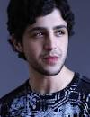 http://images.askmen.com/men/entertainment/josh-peck/large_image-1.jpg