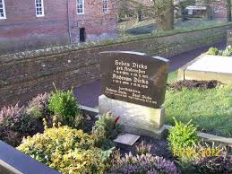 Grab von Paul Dirks (22.02.1930-22.12.1952), Friedhof Hinte-alter ...