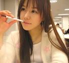 韓國咬筆妹李尚雅個人資料如下：