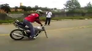 Atraksi sepeda motor yang konyol - YouTube